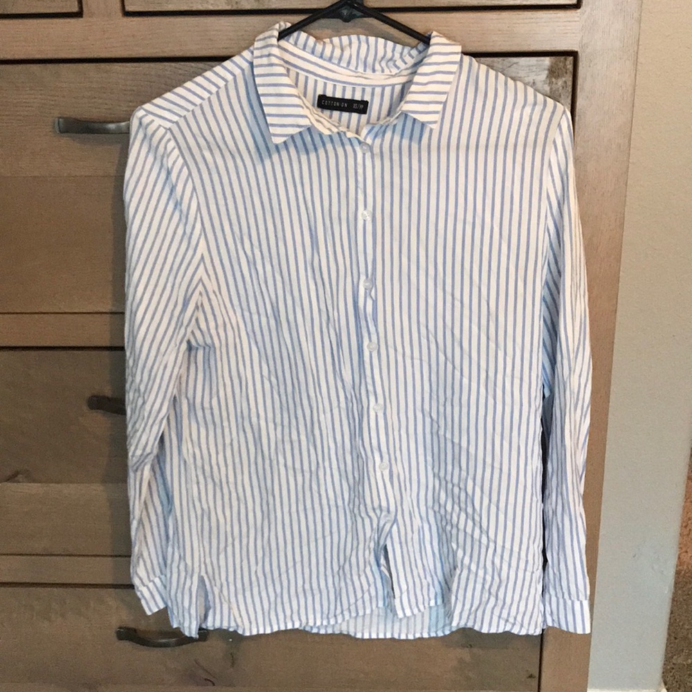 Women’s button up shirt
